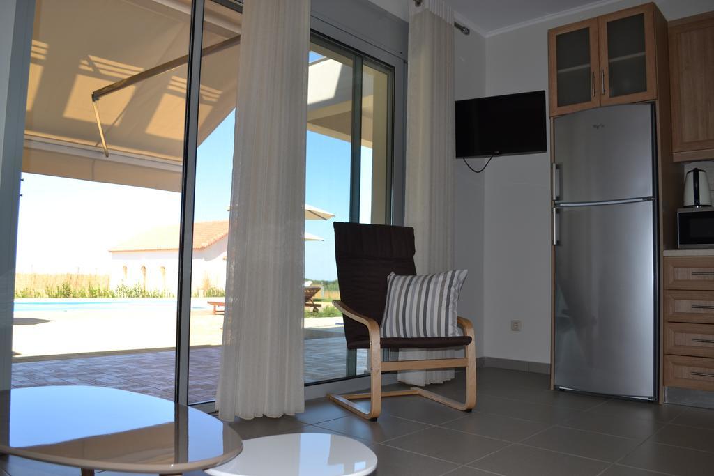 Edem Suites Marathopoli Buitenkant foto